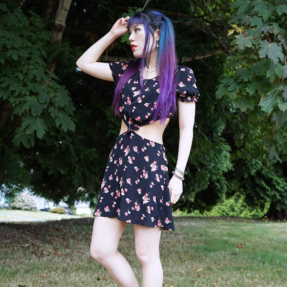 About La Carmina - I SHIP WORLDWIDE! Goth alternative Gothic influencer creator